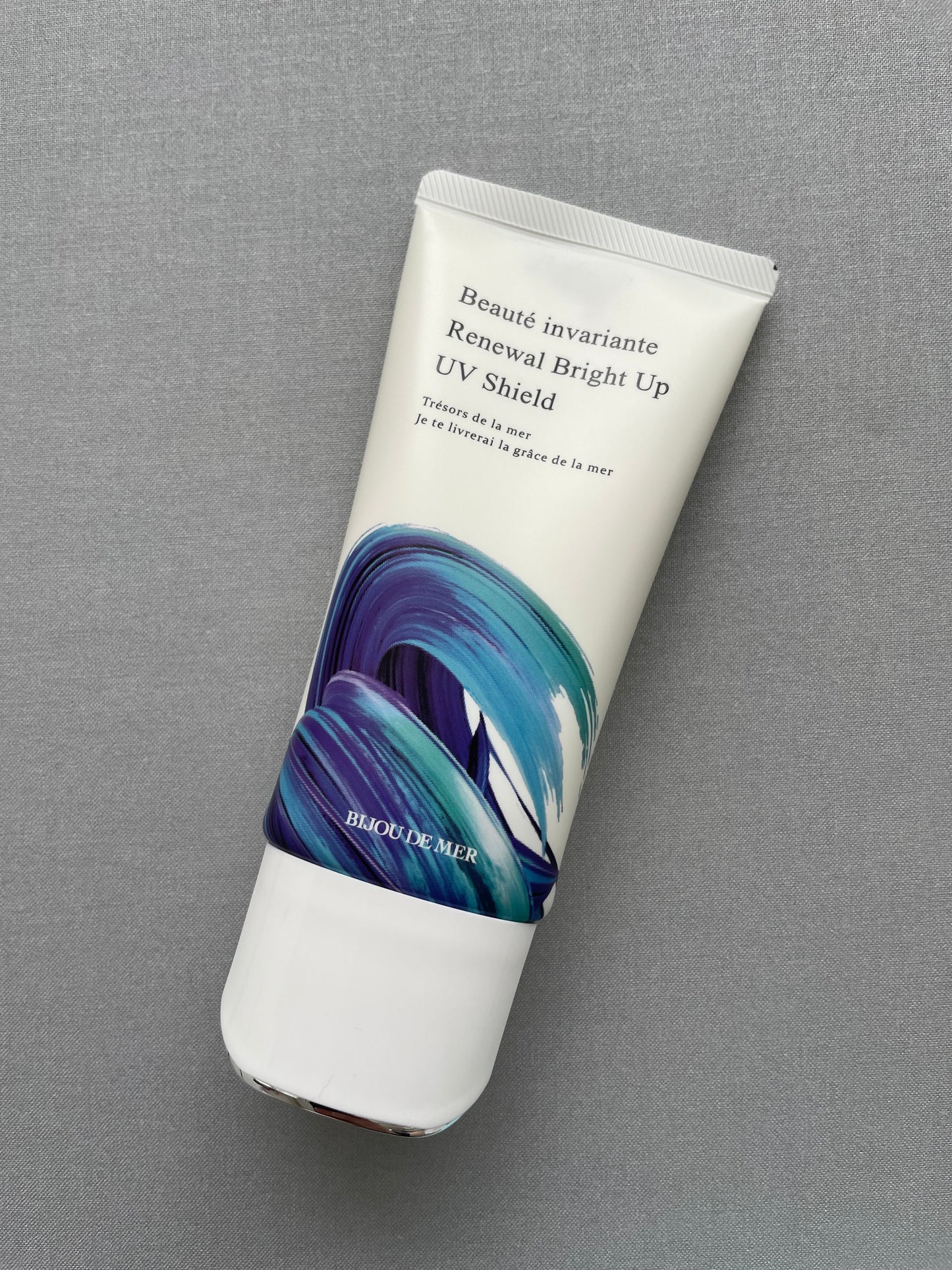 BIJOU DE MER Beaute Invariante The Bright Up UV Shield Солнцезащитный крем